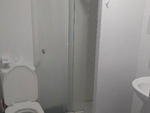 1000008878