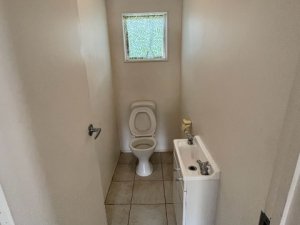 2f toilet
