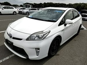 Prius white