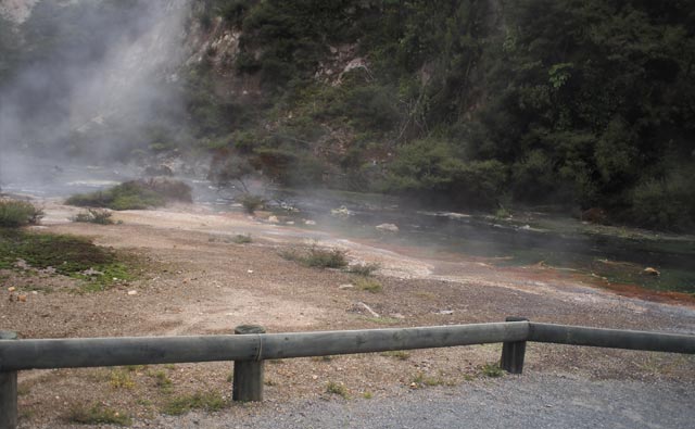 ワイマング間欠泉