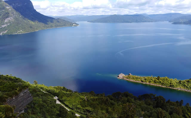 ワイカレモアナ湖のルックアウト