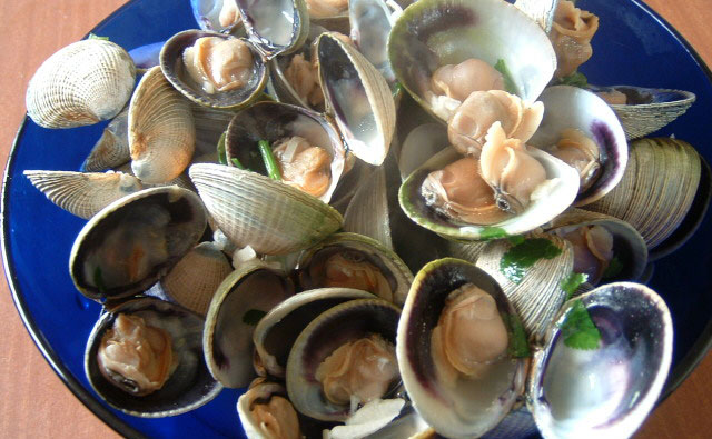 コックル貝の酒蒸し