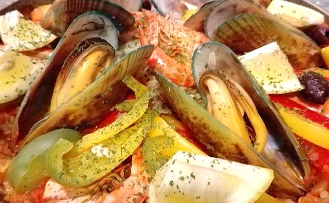 シーフードパエリア