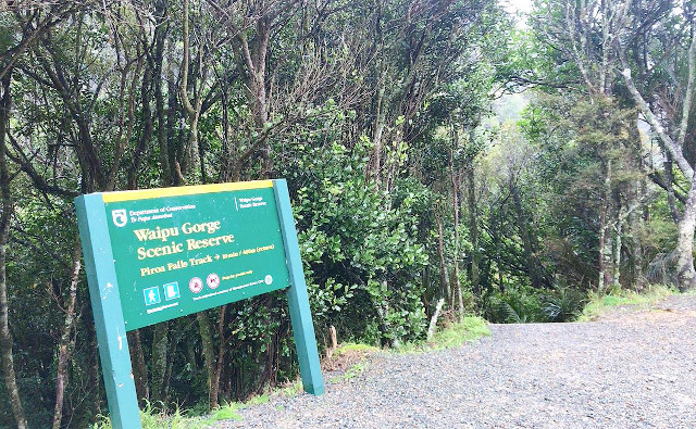 カレカレ滝　ウオーク