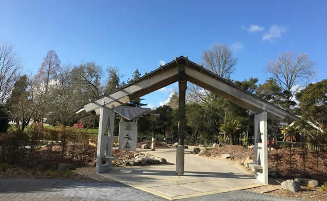 ロトルアのポリネシアスパとクイラウパーク